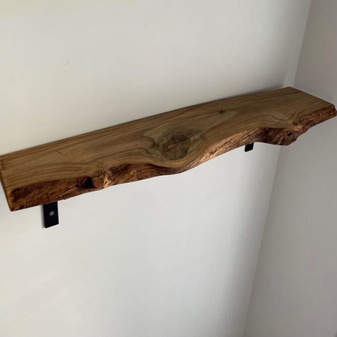 شلف چوبی دیواری