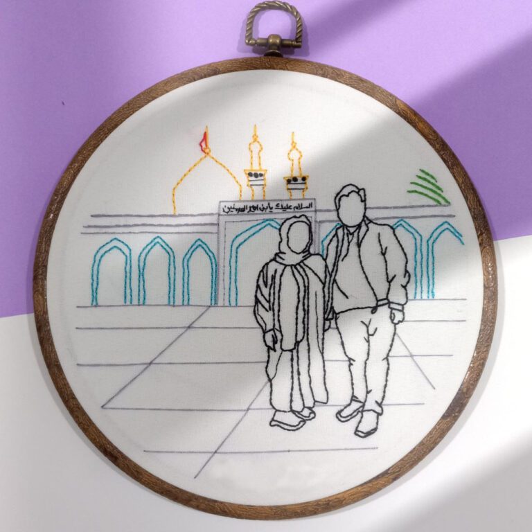 دیوارکوب گلدوزی یادبود چهره (قابل تغییر)