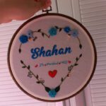 دیوارکوب گلدوزی اسم شاهان ( قابل تغییر)